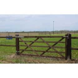 Complete enkele Engelse poort 2,4 m - PRE-SHIELD® - weidepoort