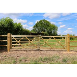 Complete dubbele Engelse poort 2 x 2,4 m (4,8 m) -Tanalith-E - inclusief poortpalen + hang- en sluitwerk - weidepoort
